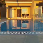 Lila's Maisonette With Private Pool *