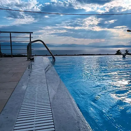 Lila's Maisonette With Private Pool فيلة