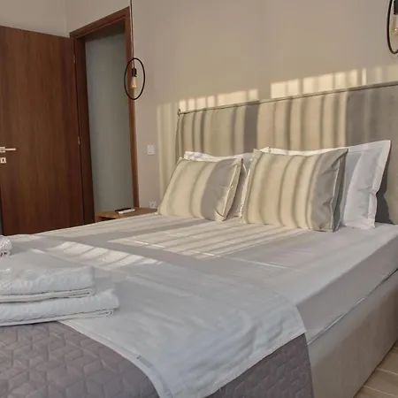 Villa Lila's Maisonette With Private Pool *