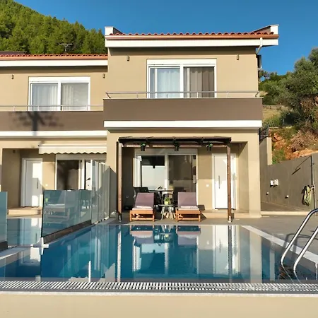 Lila's Maisonette With Private Pool فيلة